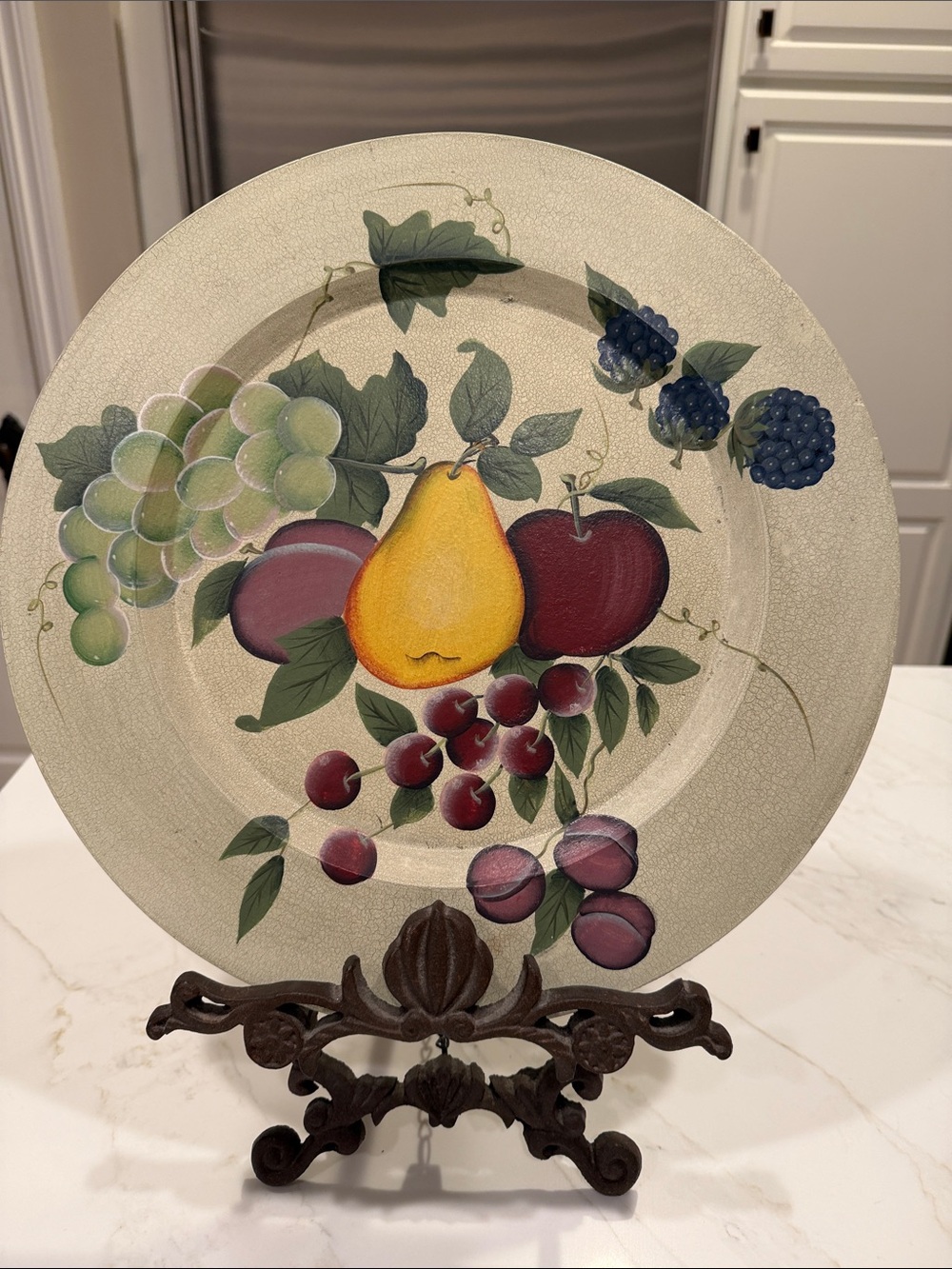 Home Interiors Hand-Painted Wood Fruit Plate with Hook 15 inches